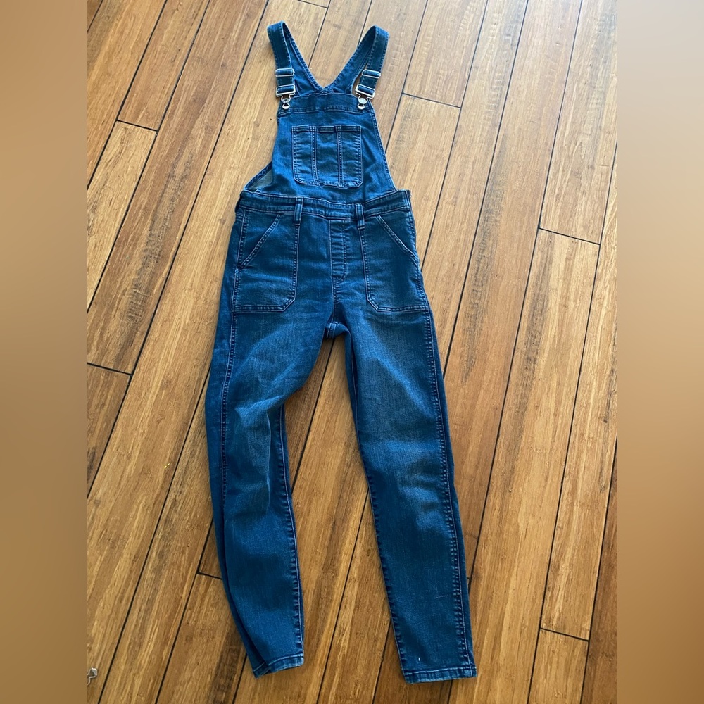 Womens Gap skinny fit overalls small